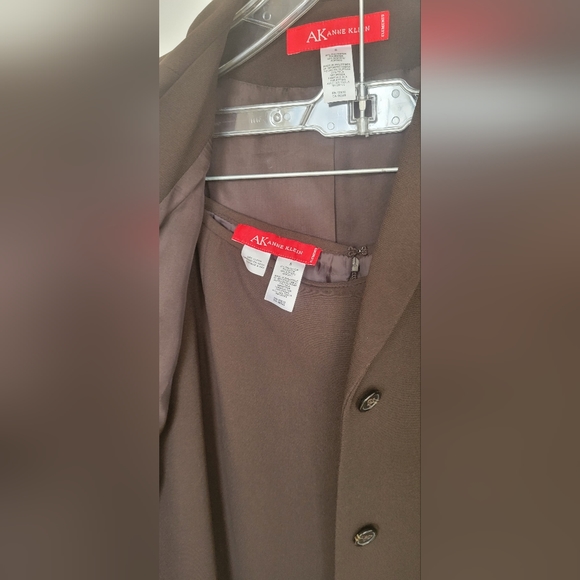 Women's Anne Klein Chocolate Brown Skirt Suit Size 6 - Picture 2 of 11